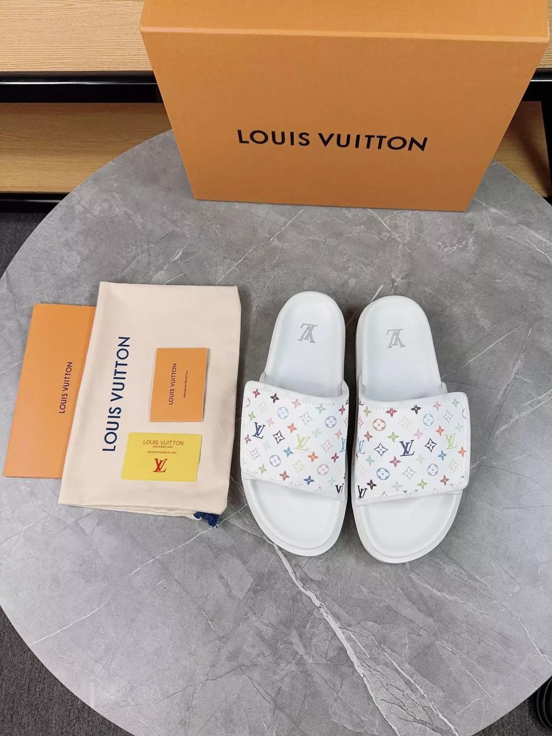 louis vuitton chaussons pour femme s_12ba4b23